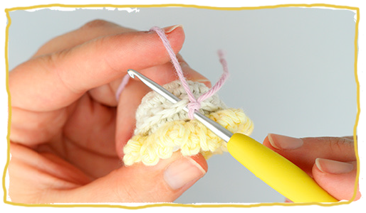 El alfiletero flor de la crocheteria, pétalos 1