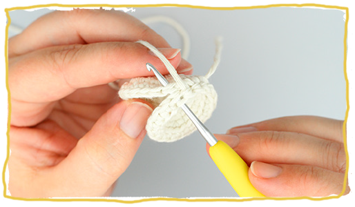 El alfiletero flor de la crocheteria, delantero flor