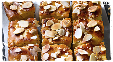 Bizcocho de manzana con miel y almendras