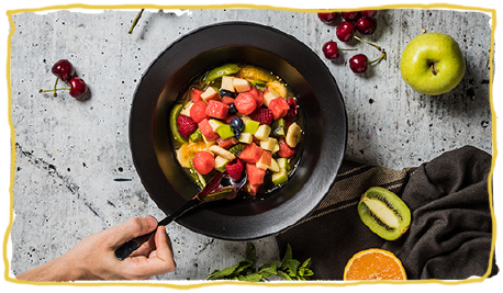 Ensalada de frutas con miel, nueces, paso 1