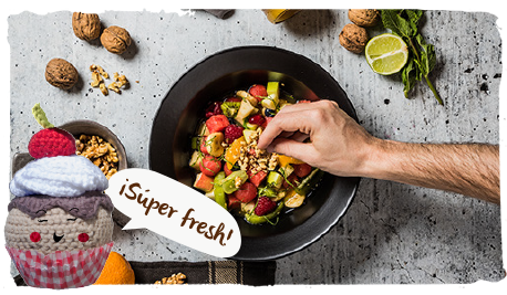 Ensalada de frutas con miel, nueces, paso 1
